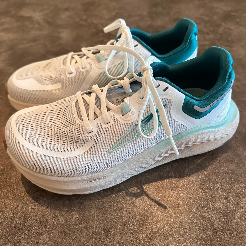 Altra White and Green Athletic Shoes with Breathable Mesh